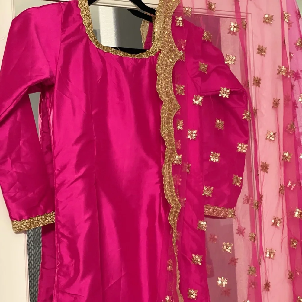 Pajami suit - Picture 2 of 15